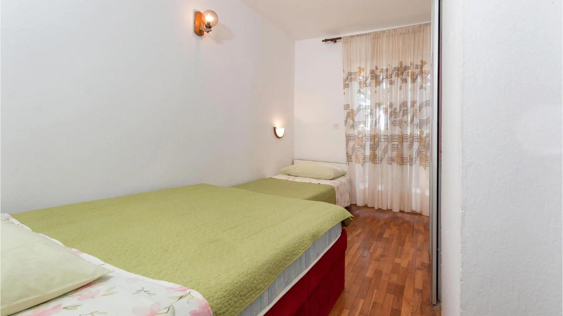 Stunning Apartment In Pula With Kitchen